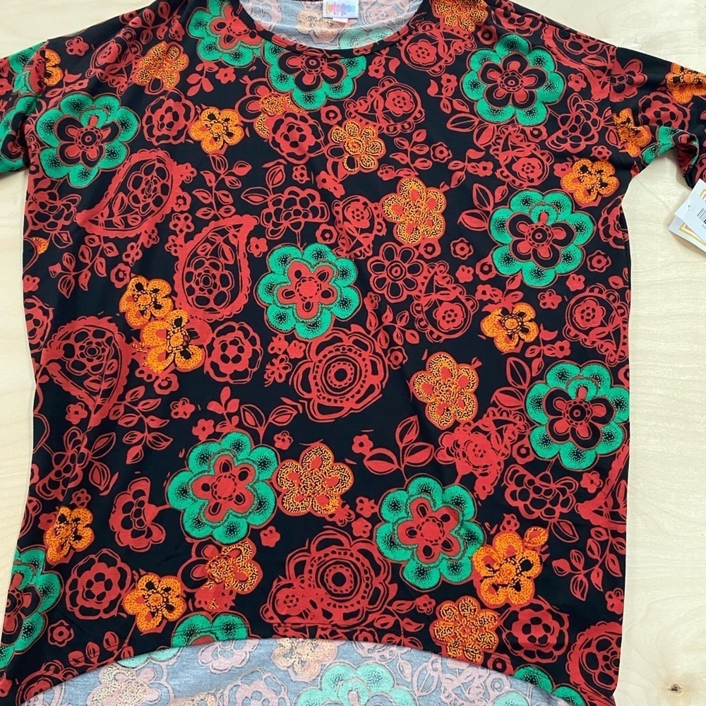 Lularoe Irma Blouse size small (CT) - Picture 4 of 7